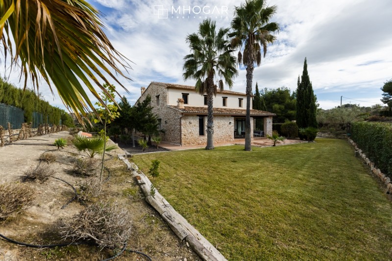 Rústica Elegancia - Casa de Campo a la venta en Benissa!